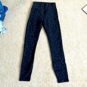 Lululemon “wunder under” leggings